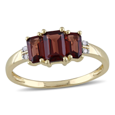 Three Stone Garnet and Yellow Gold Ring 1